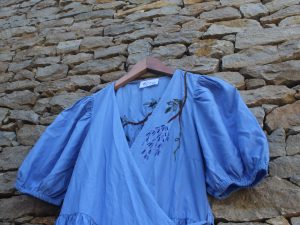 Vestido comprido bordado